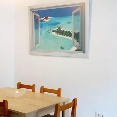 Apartiabeach شقة *